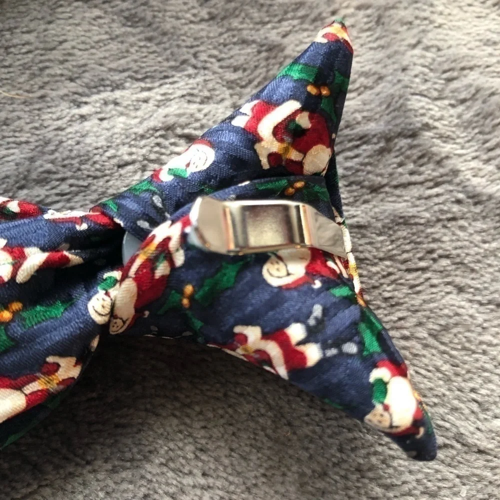𝅺CHILDREN‎ Christmas Santa and Holly Silk snap on tie